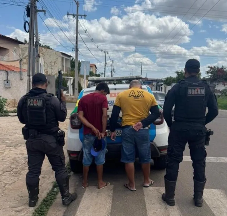 Dois homens são conduzidos por tráfico de drogas e porte ilegal de munição